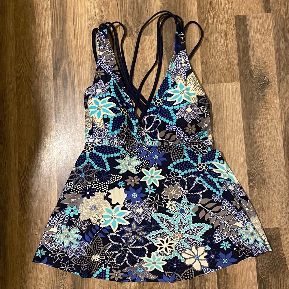 Women’s Tankini Swimsuit Top - Size 14